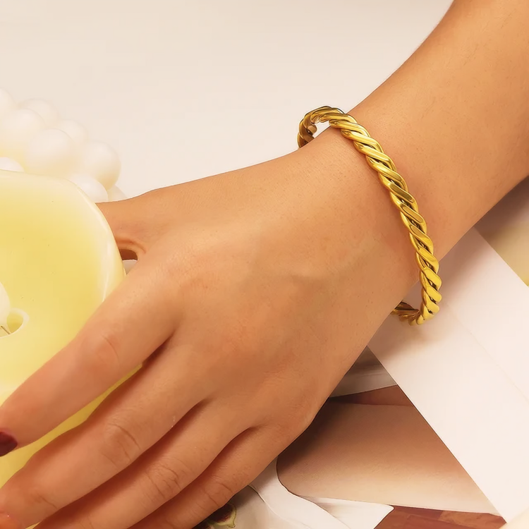 Cuban Twisted Cuff - Oraish Store