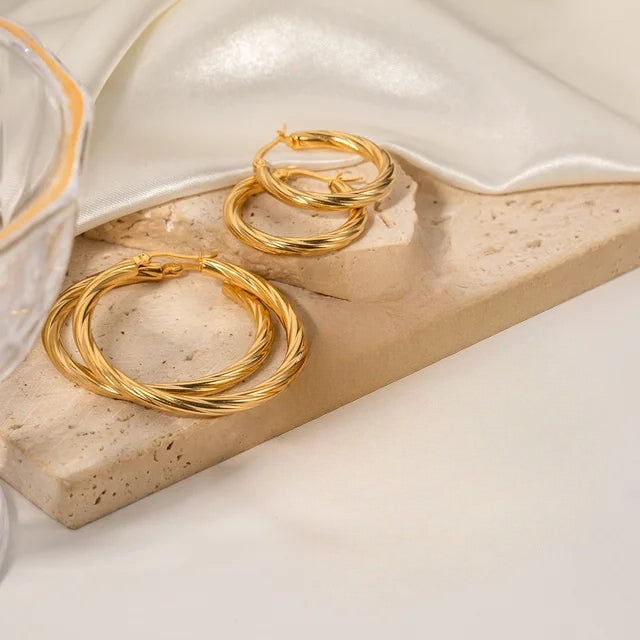 Twisted Circle Hoops - Oraish Store