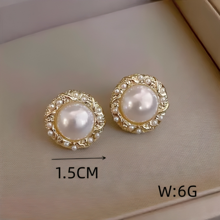 French Style Small Pearl Ear Studs