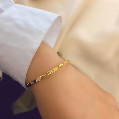 Sleek cuff Bangle - Oraish Store