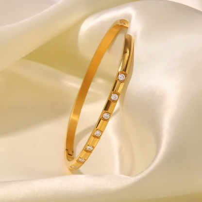Sleek cuff Bangle - Oraish Store