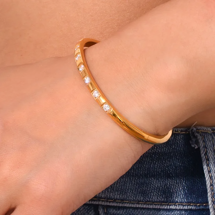 Sleek cuff Bangle