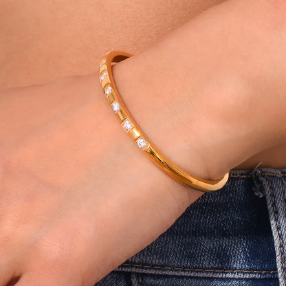 Sleek cuff Bangle - Oraish Store