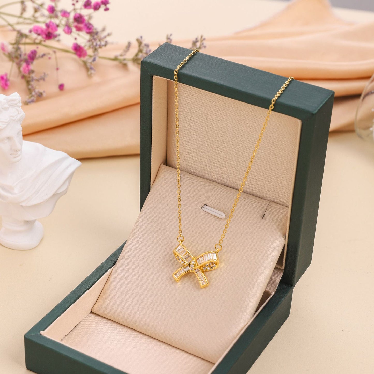 Bowknot pendant necklace(Golden)