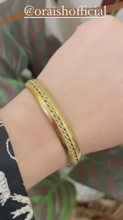 Vintage C-Shaped Bangle