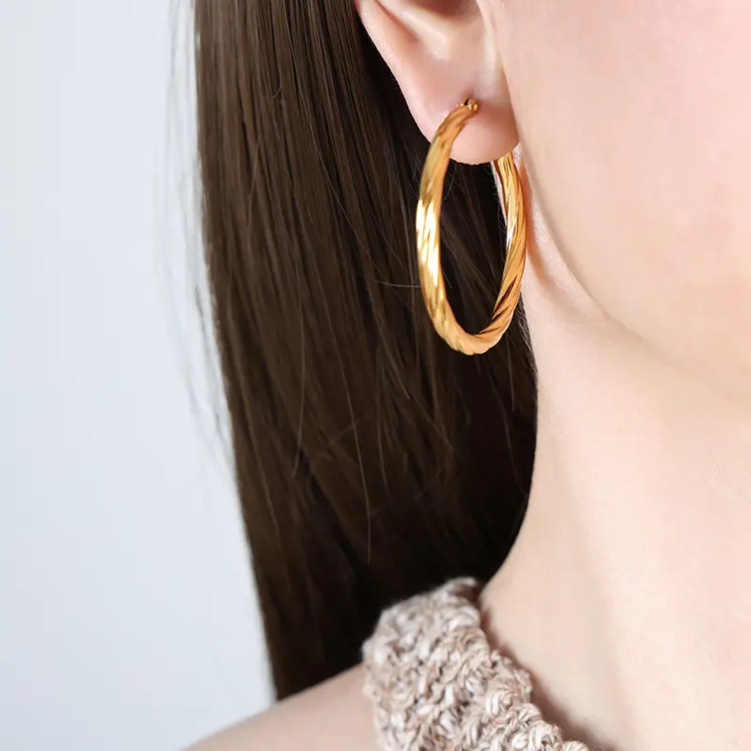 Twisted Circle Hoops