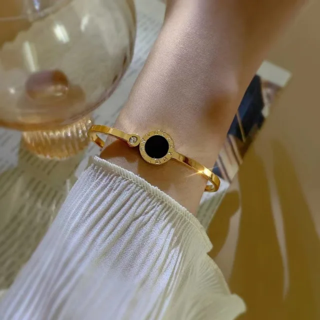 Roman Digital Bracelet - Oraish Store