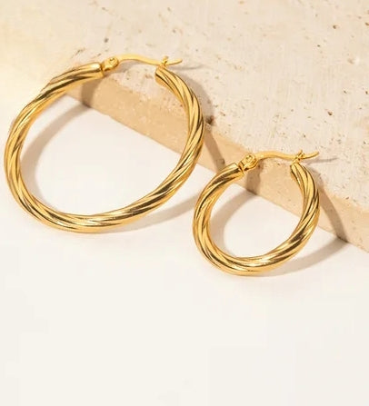 Twisted Circle Hoops