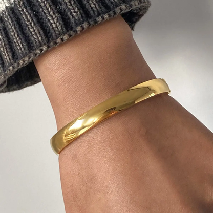 Clasp Bangle - Oraish Store