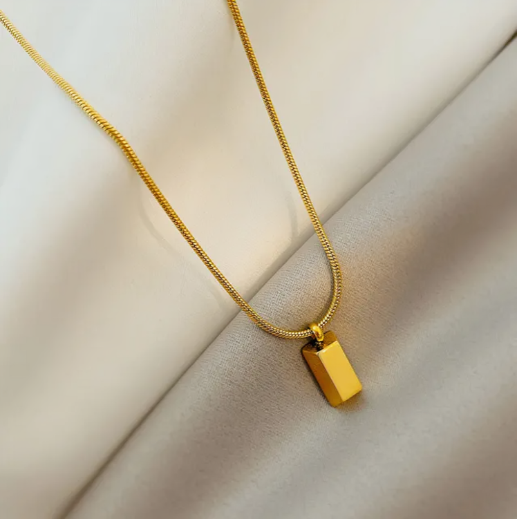 Gold Bar Shaped Pendant Necklace