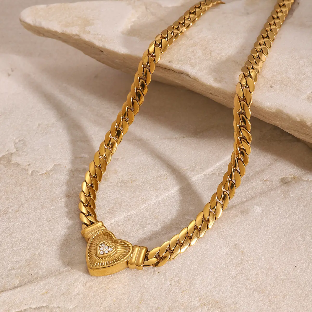 Kissaki Necklace