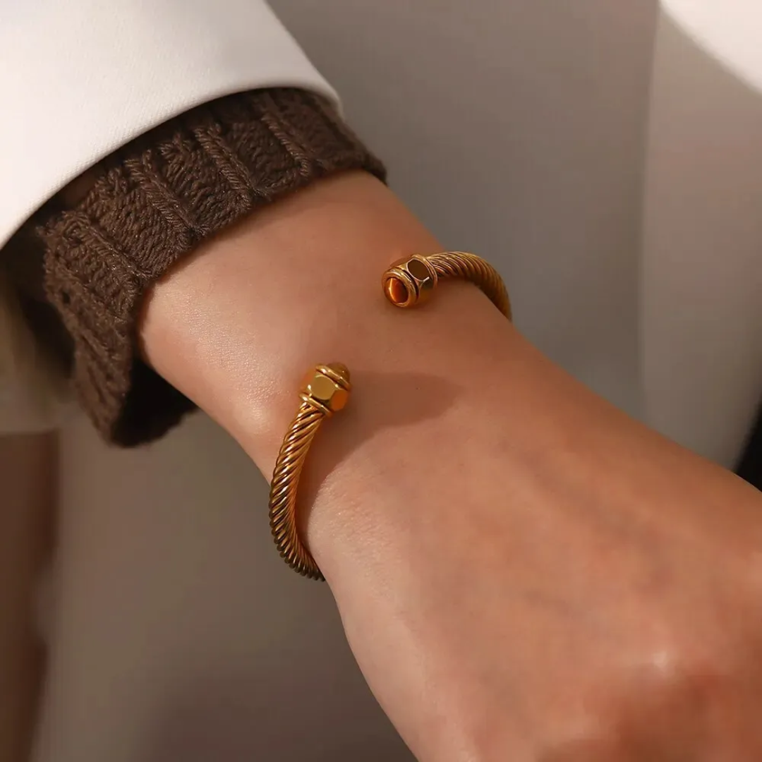 Twist pattern C Shaped Bangle