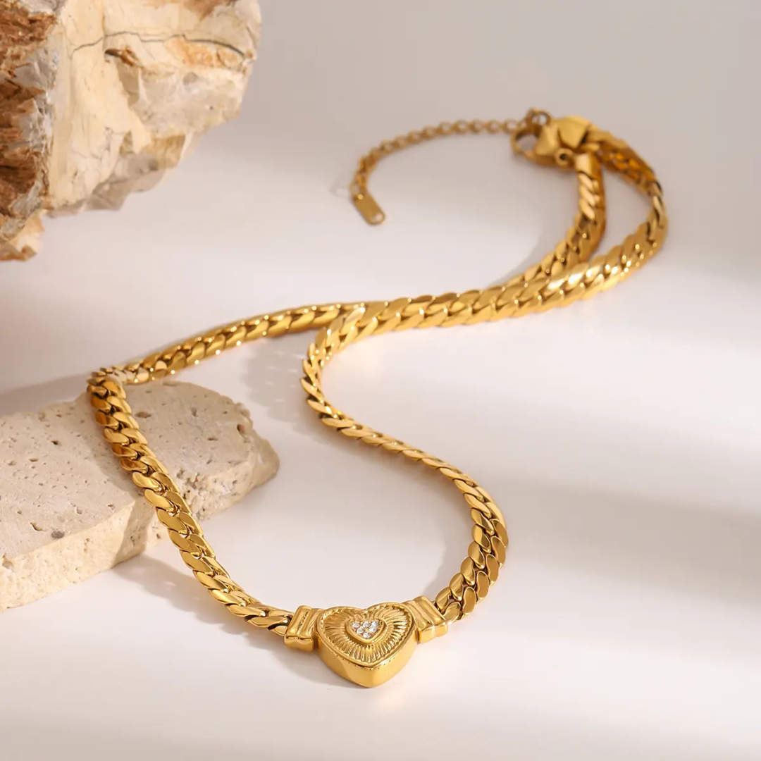 Kissaki Necklace