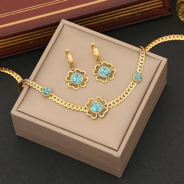 Turquoise Flower Clavicle Chain Necklace