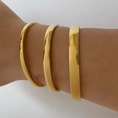 Clasp Bangle - Oraish Store